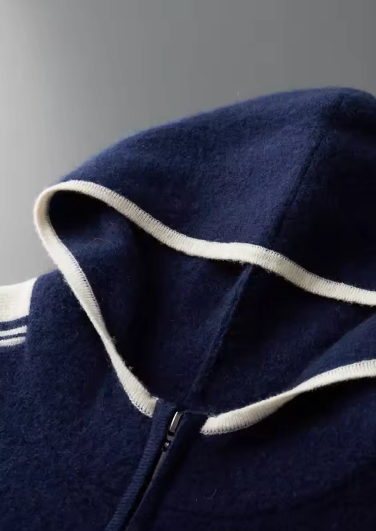 100% CASHMERE TRACKSUIT - Image 3
