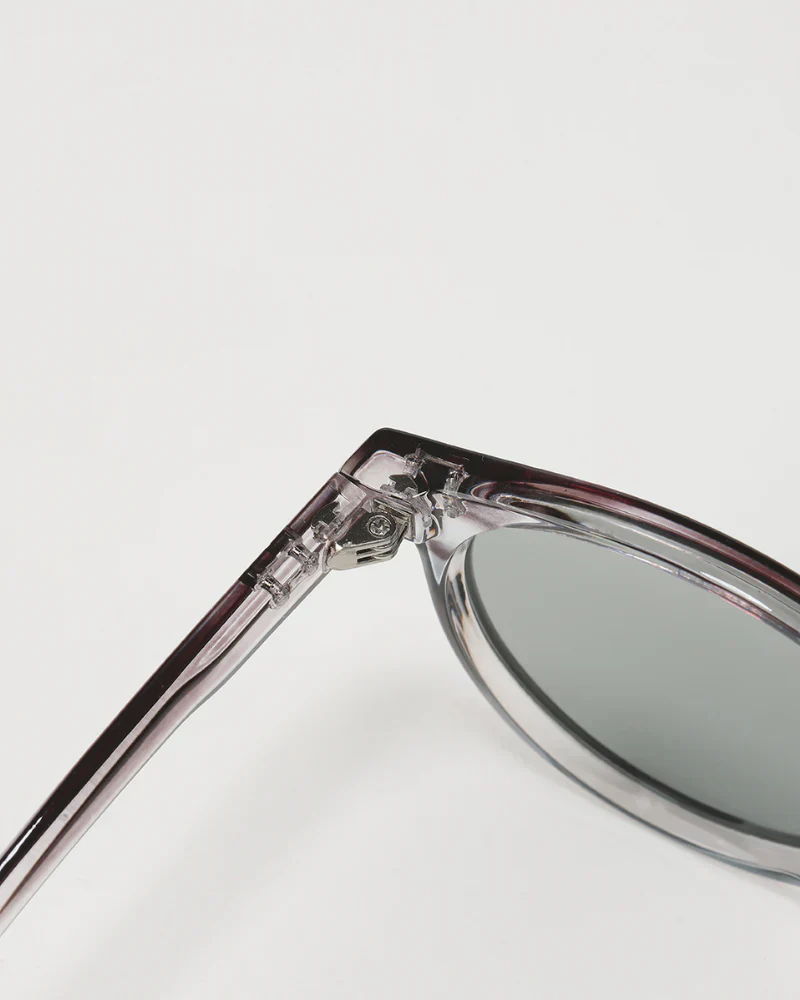 VENICE Old Money Sunglasses - Image 4